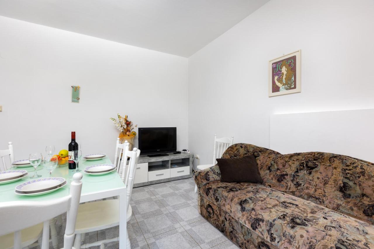 Apartments Meri Sveti Ivan  外观 照片